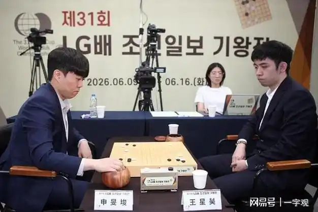欧冠生死战：利物浦连扳三球逆转AC米兰，萨拉赫点射绝杀